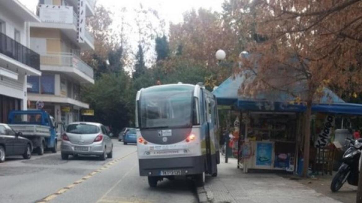 Φωτογραφίες: «Λοξοδρόμησε» το λεωφορείο χωρίς οδηγό στα Τρίκαλα